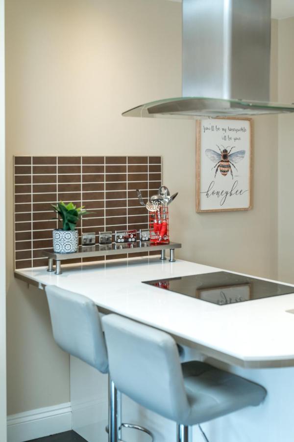 Spacious 2 Bedroom Apartment - Sleeps 6 Brighton Екстериор снимка